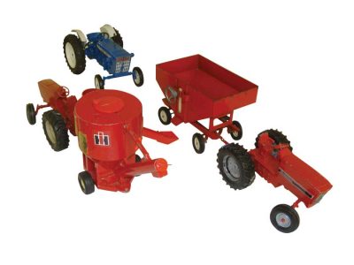 Antique Farm Show Caters to Kids Image